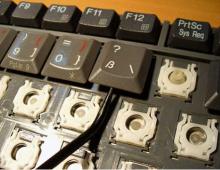 Как снять кнопки на ноутбуке Виды креплений клавиатуры